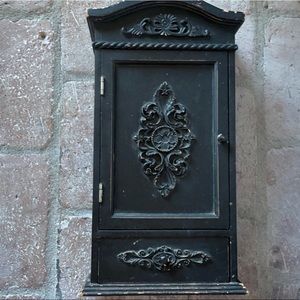 Vintage style mini cabinet